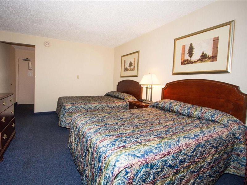 Red Roof Inn & Suites Newport News Kültér fotó