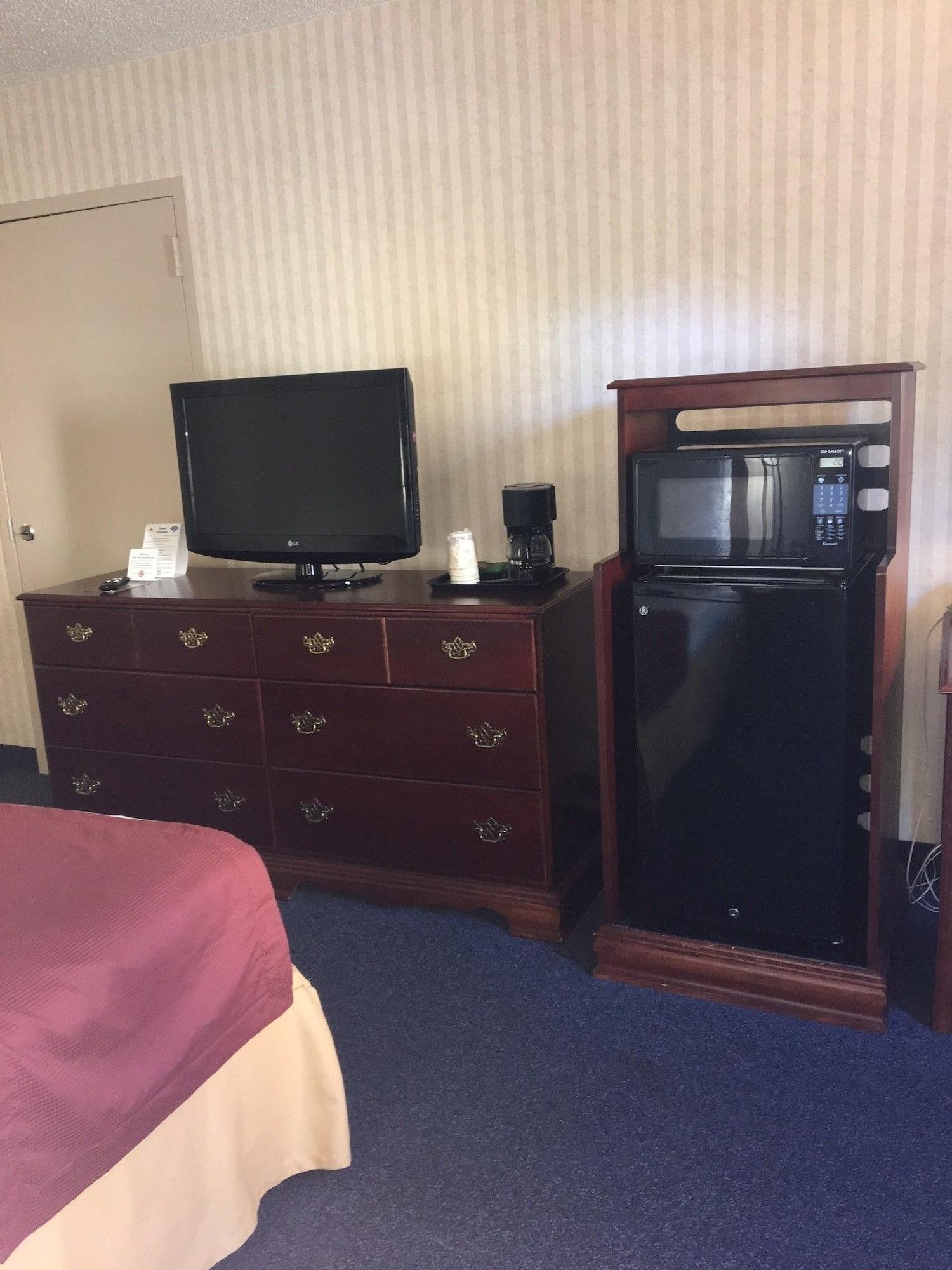 Red Roof Inn & Suites Newport News Kültér fotó