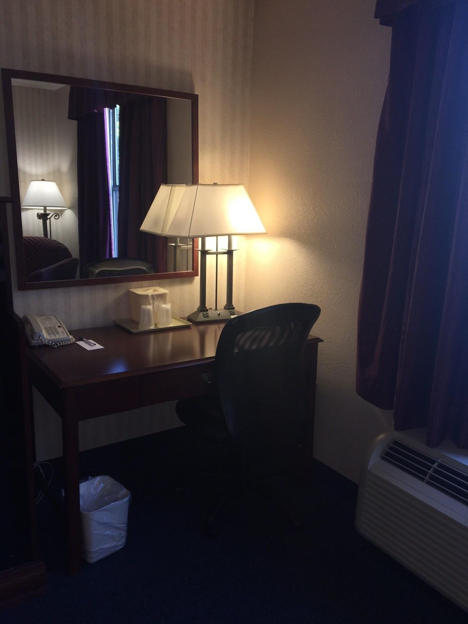 Red Roof Inn & Suites Newport News Kültér fotó