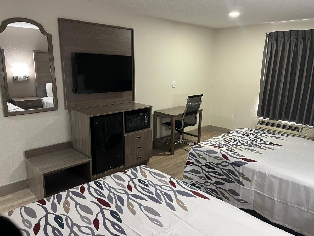Red Roof Inn & Suites Newport News Kültér fotó